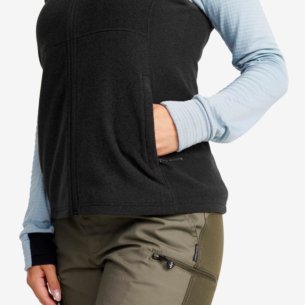 Essential Fleece Vest