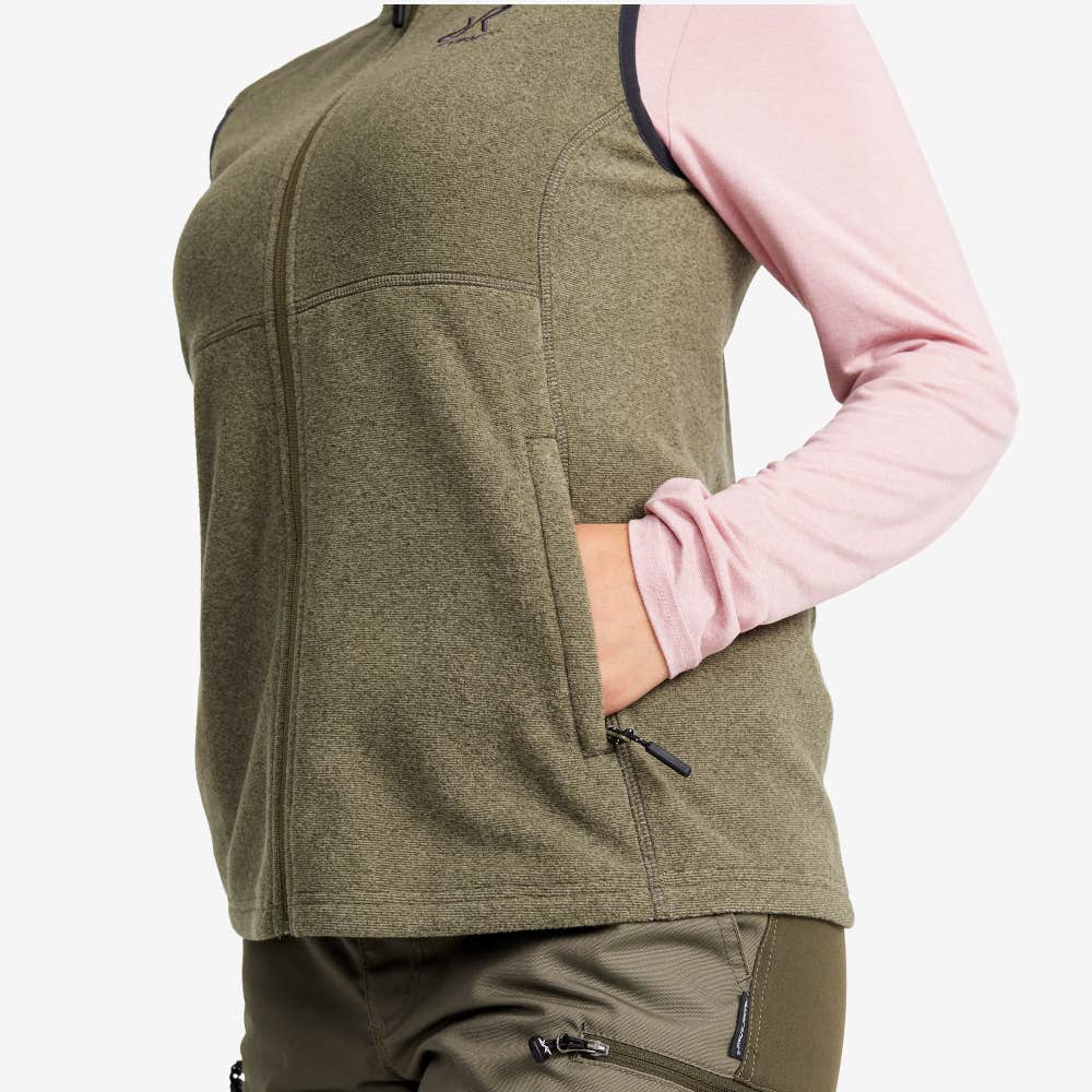 Essential Fleece Vest