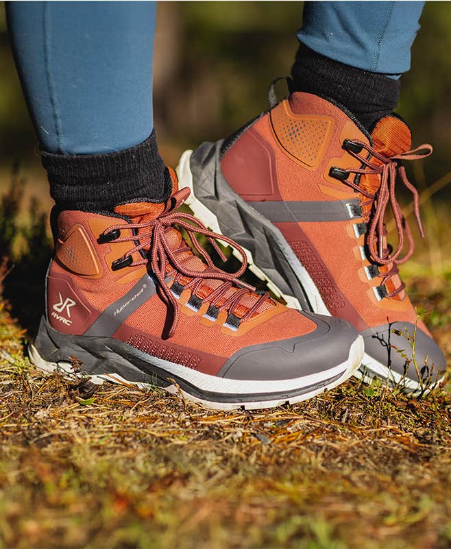 Phantom Trail Mid Waterproof Hiking Boots Women